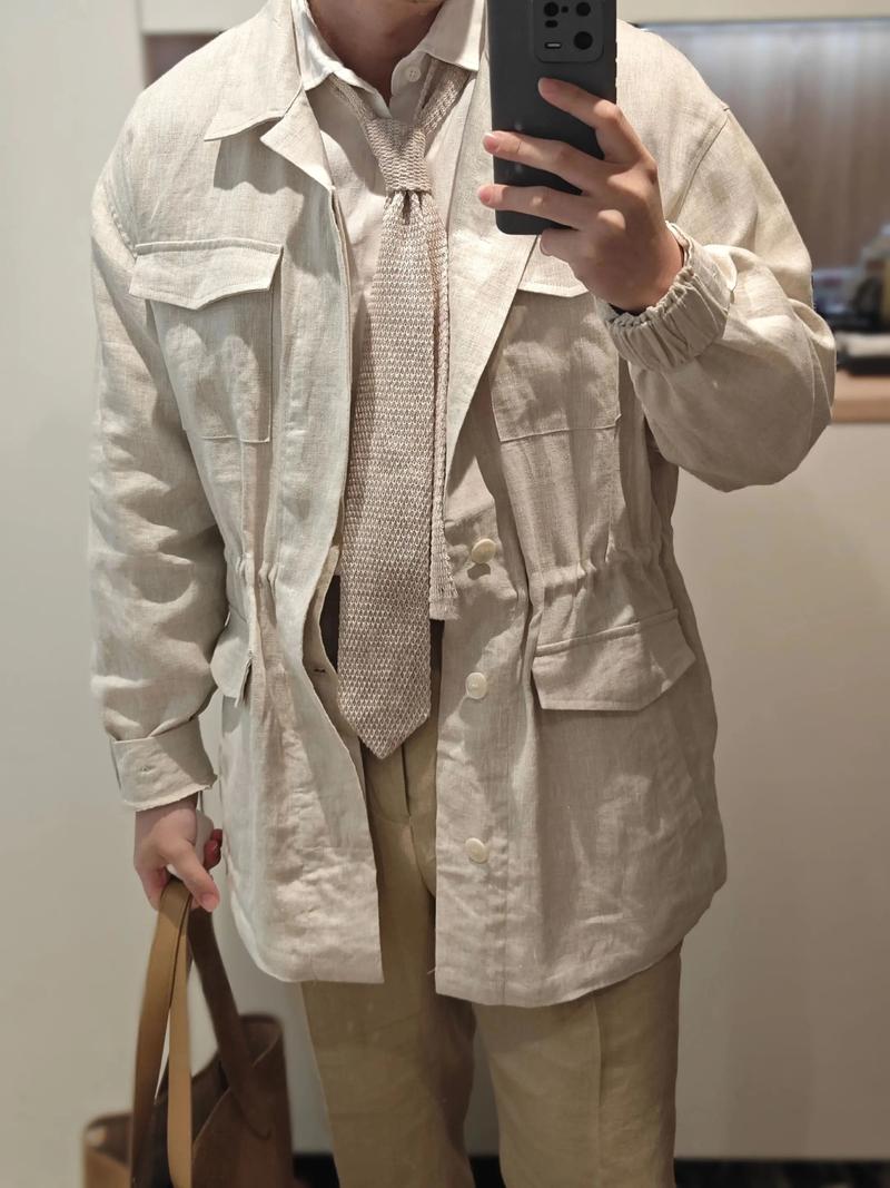 米色夹克怎么搭配图片