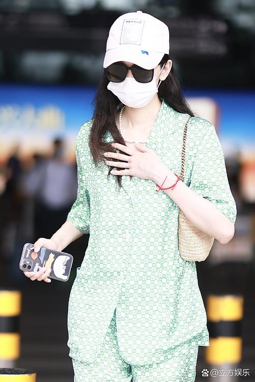 绿颜色帽子怎么搭配图片