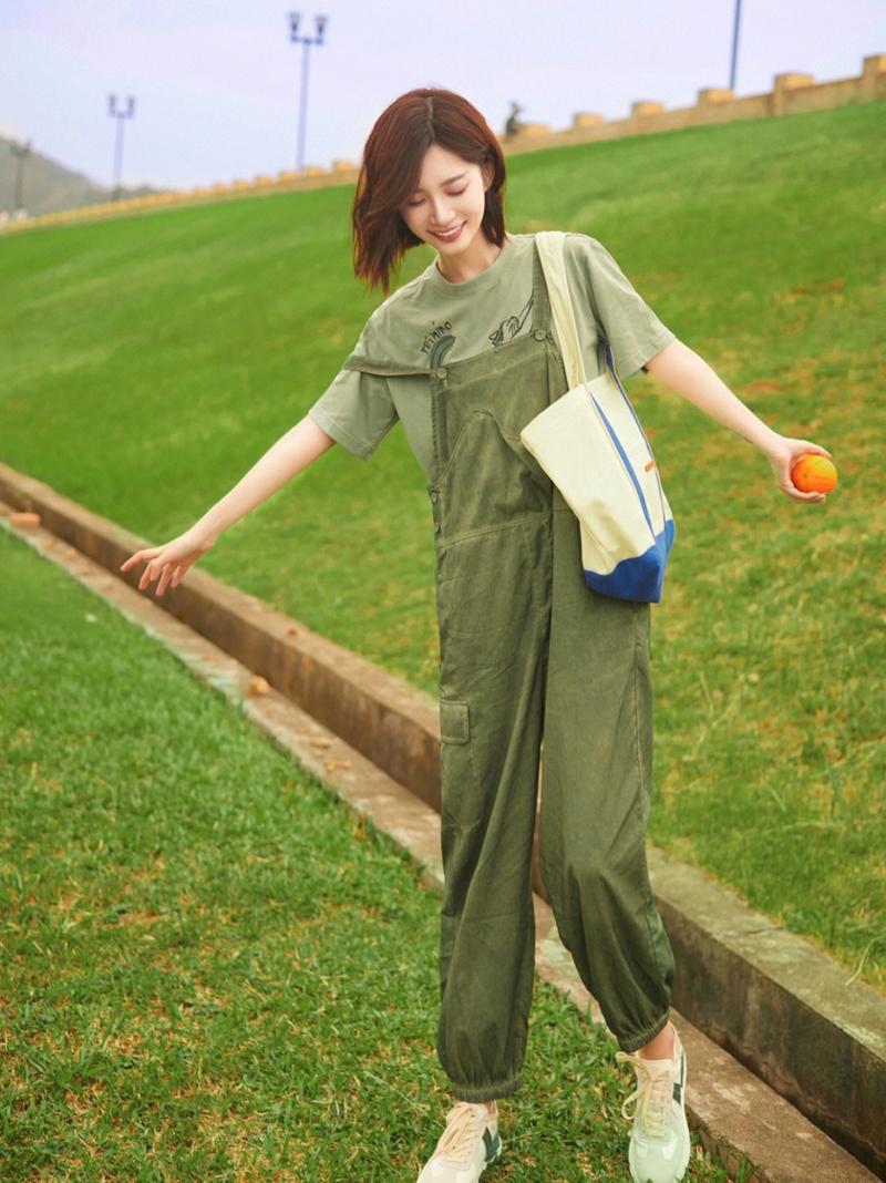 绿色短袖衣服怎么搭配