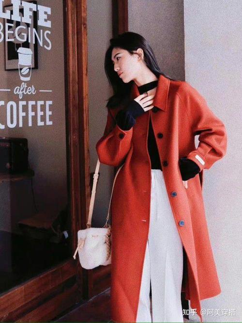 枣红色棉外套怎么搭配什么裤子好看吗