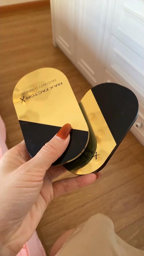 蜜丝佛陀粉饼最新包装