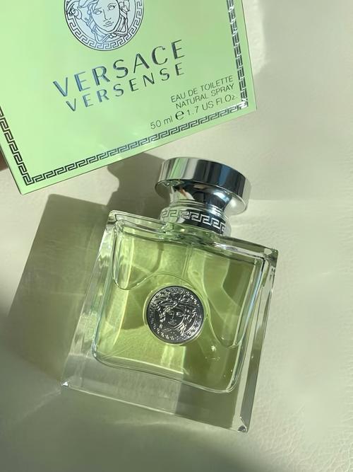 范思哲最新款香水图片