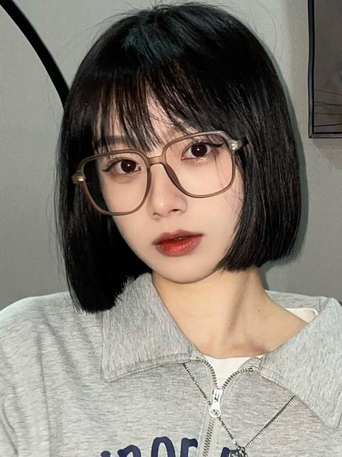 圆脸适合什么眼镜女