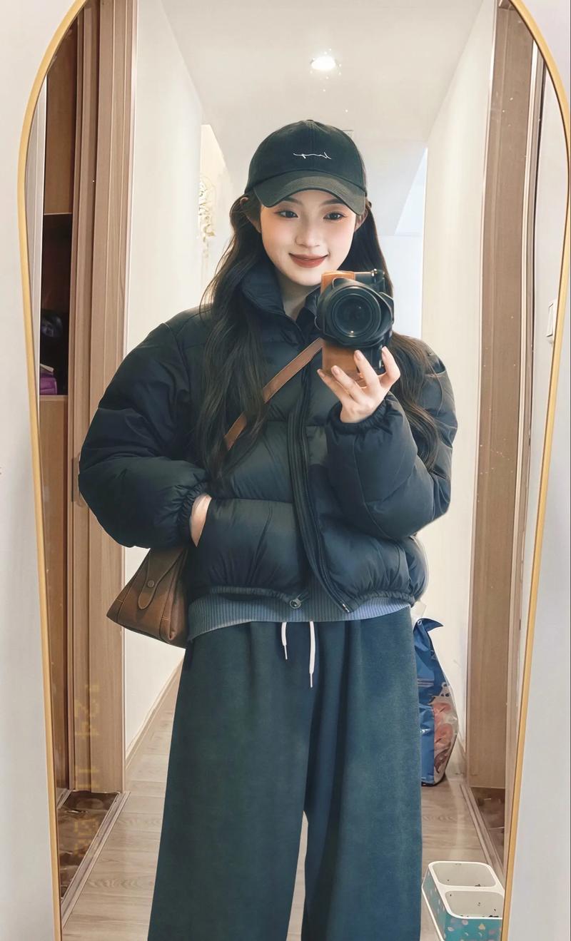 短款棉衣配什么裤子