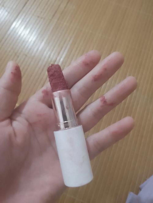 口红为什么会断