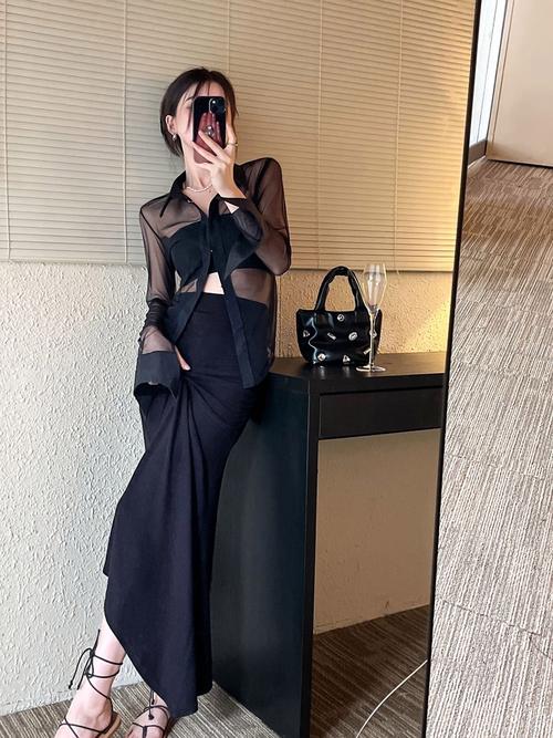 衣服透明怎么搭配图片大全