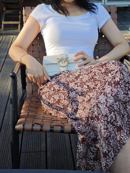 燕子包怎么搭配