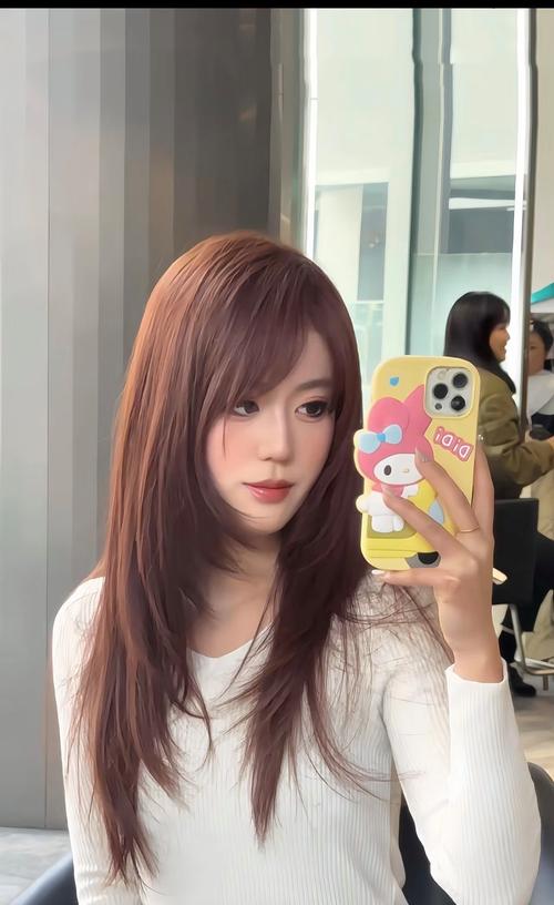 斜刘海怎么搭配衣服好看