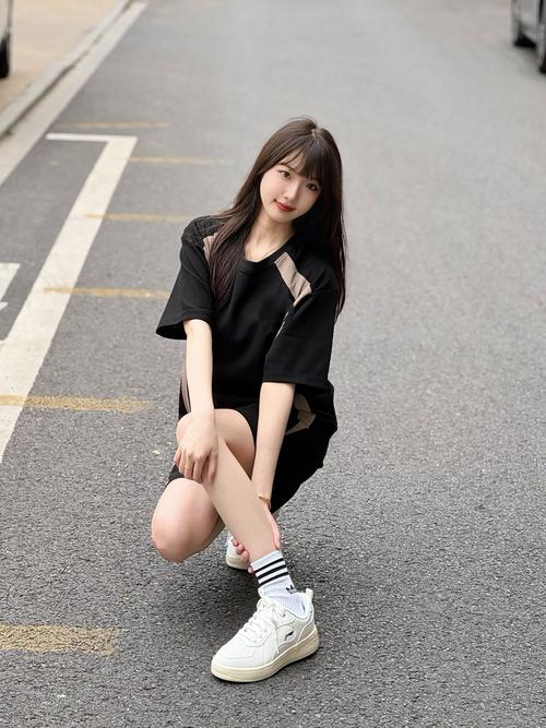 校服应该怎么搭配鞋子