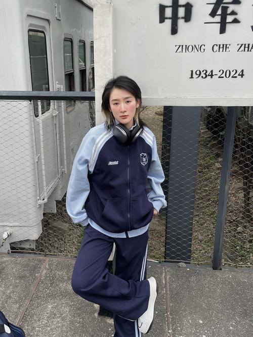 校服应该怎么搭配