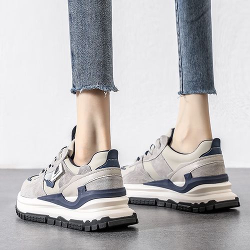 夏天灰鞋怎么搭配衣服