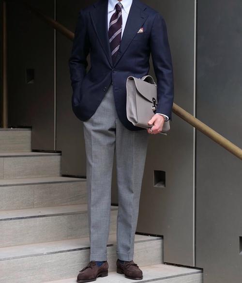 西装裤平底鞋怎么搭配衣服