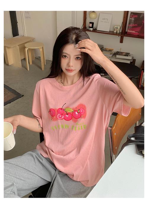 粉色短袖配什么外套