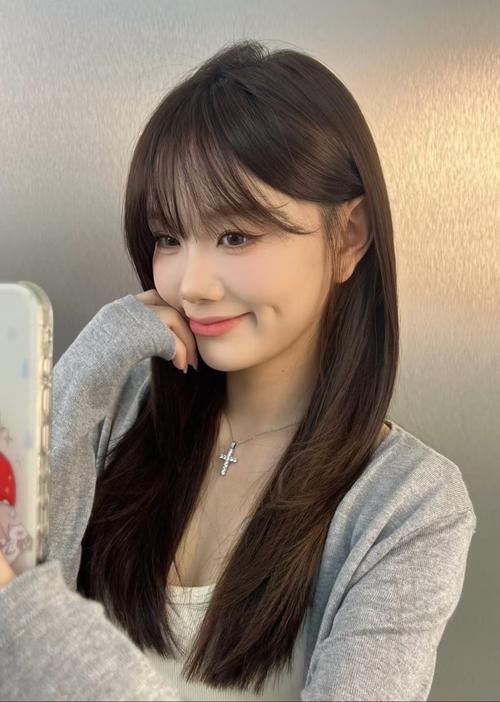 椭圆脸适合什么刘海