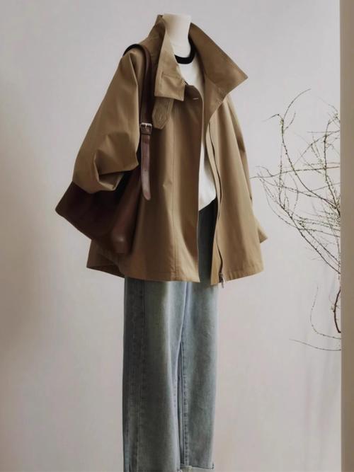 短款风衣怎么搭配图片