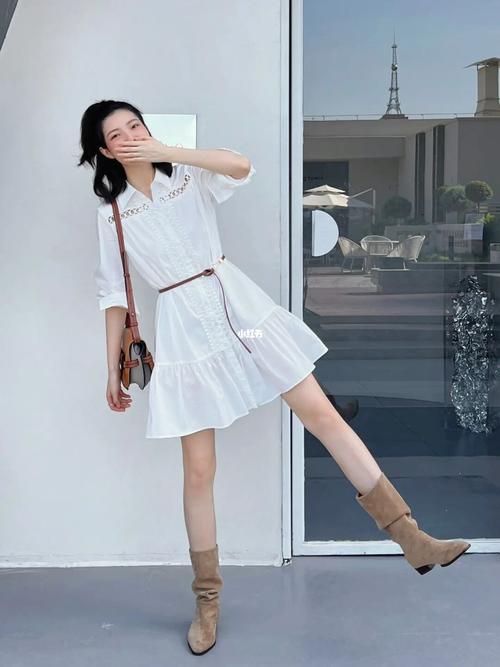 秋冬白色短裙怎么搭配外套