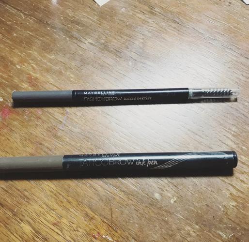 美宝莲最新款眉笔