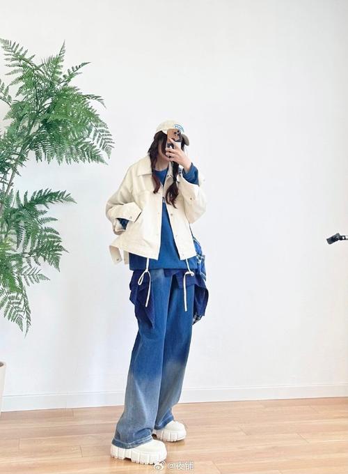 卫衣牛仔衬衫怎么搭配什么裤子