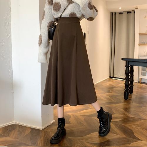 驼色半身裙怎么搭配鞋子