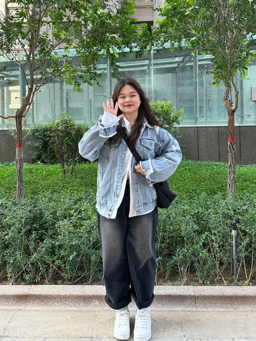 胖子穿牛仔外套怎么搭配图片