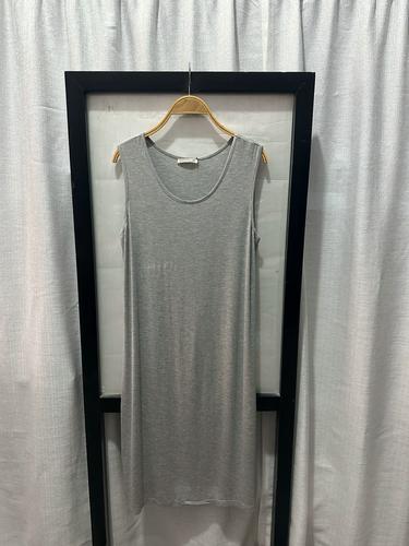 灰色无袖呢子连衣裙怎么搭配图片