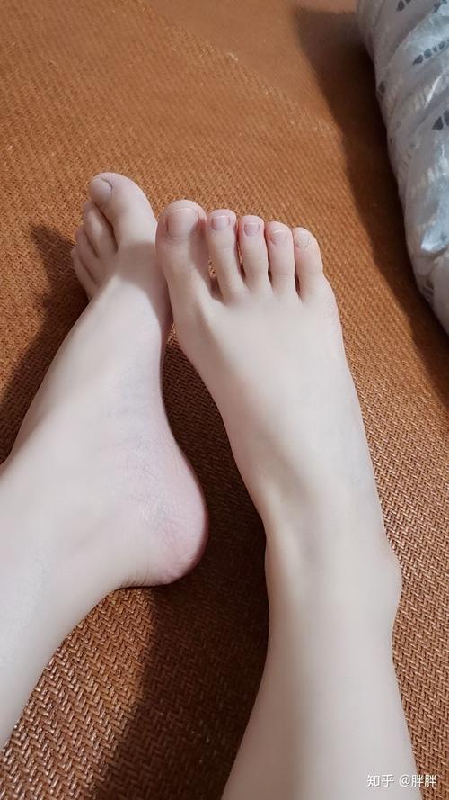 什么样的脚最好看