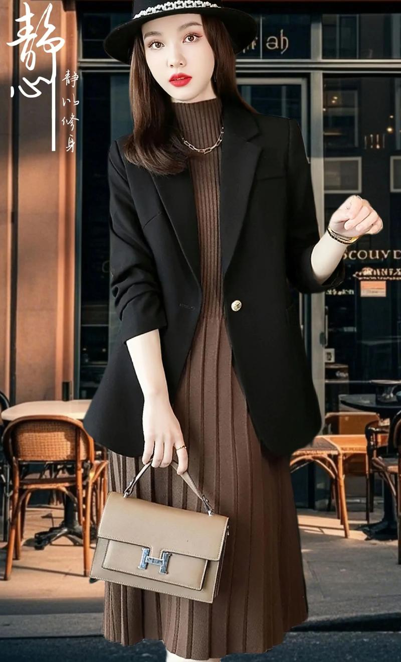 女黑西装怎么搭配什么外套