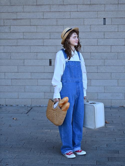 牛仔背带裤外套怎么搭配图片