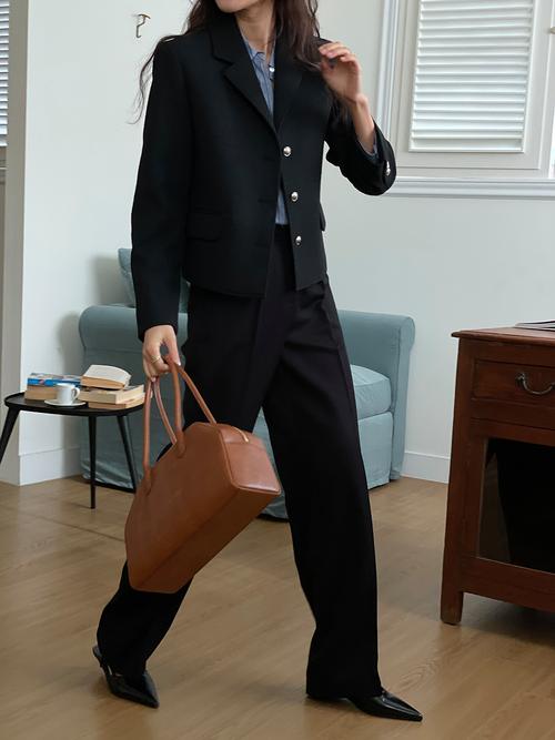 超短西装怎么搭配