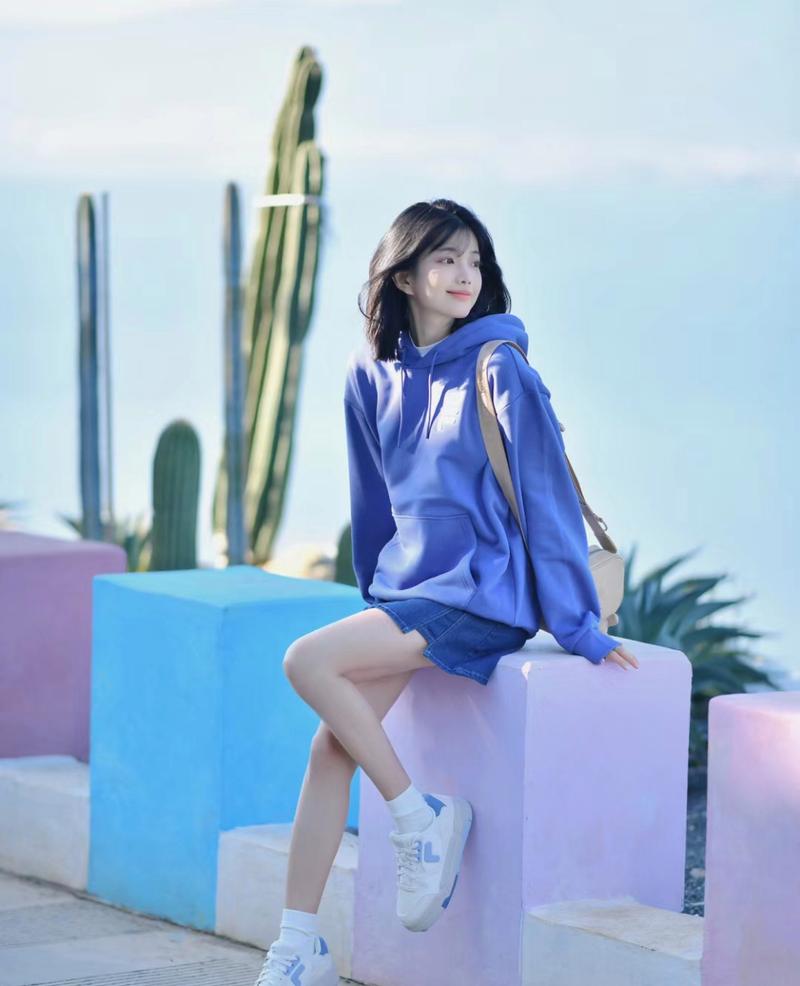 蓝色配什么色最好看