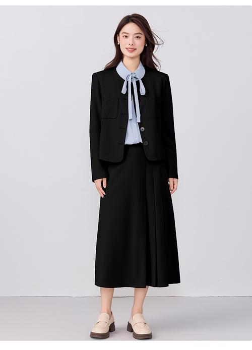 西装女长款外套怎么搭配