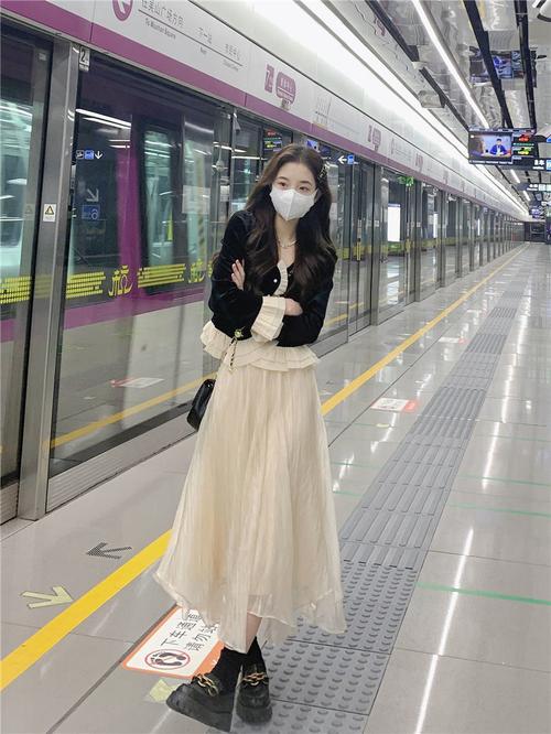 白色纱裙配什么鞋子