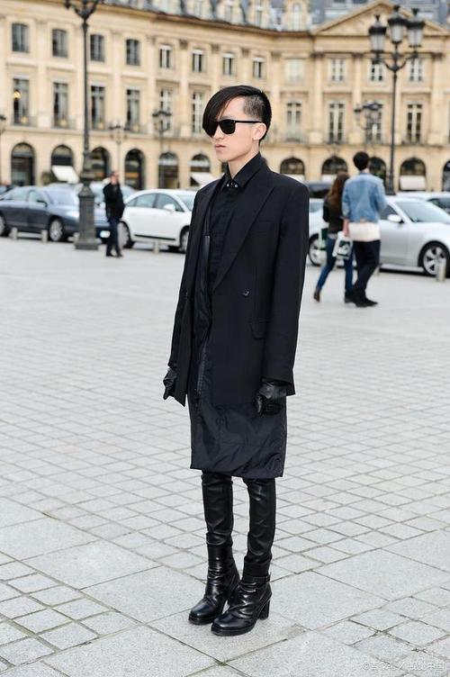 黑靴怎么搭配男士图片