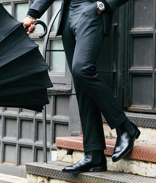 黑靴怎么搭配男士图片