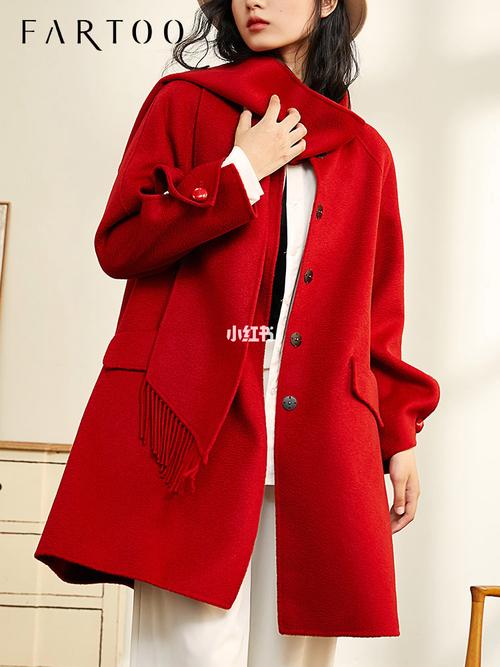 红色外套配什么围巾