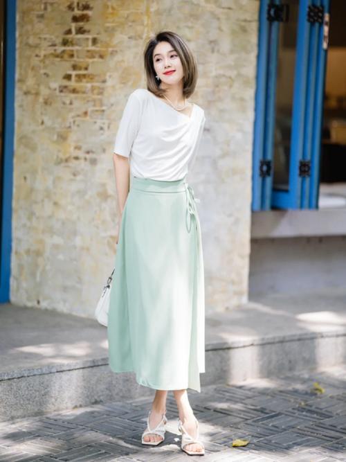 夏天穿什么颜色的衣服