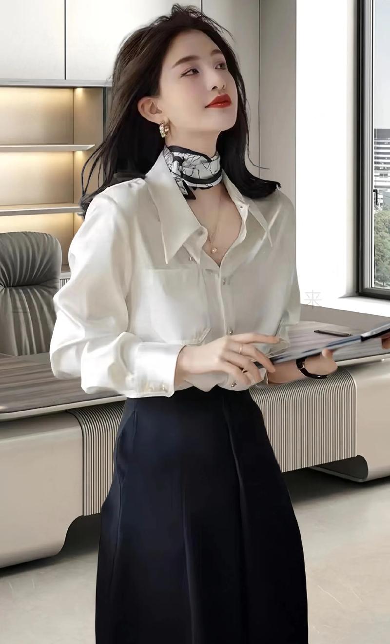 职场女性怎么搭配衣服