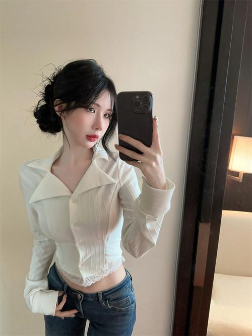 长袖短衬衫怎么搭配