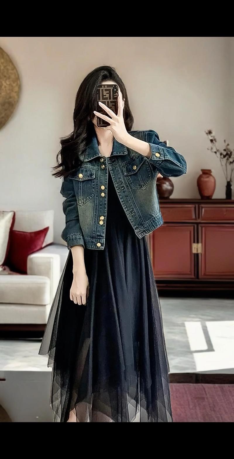 女牛仔怎么搭配图片