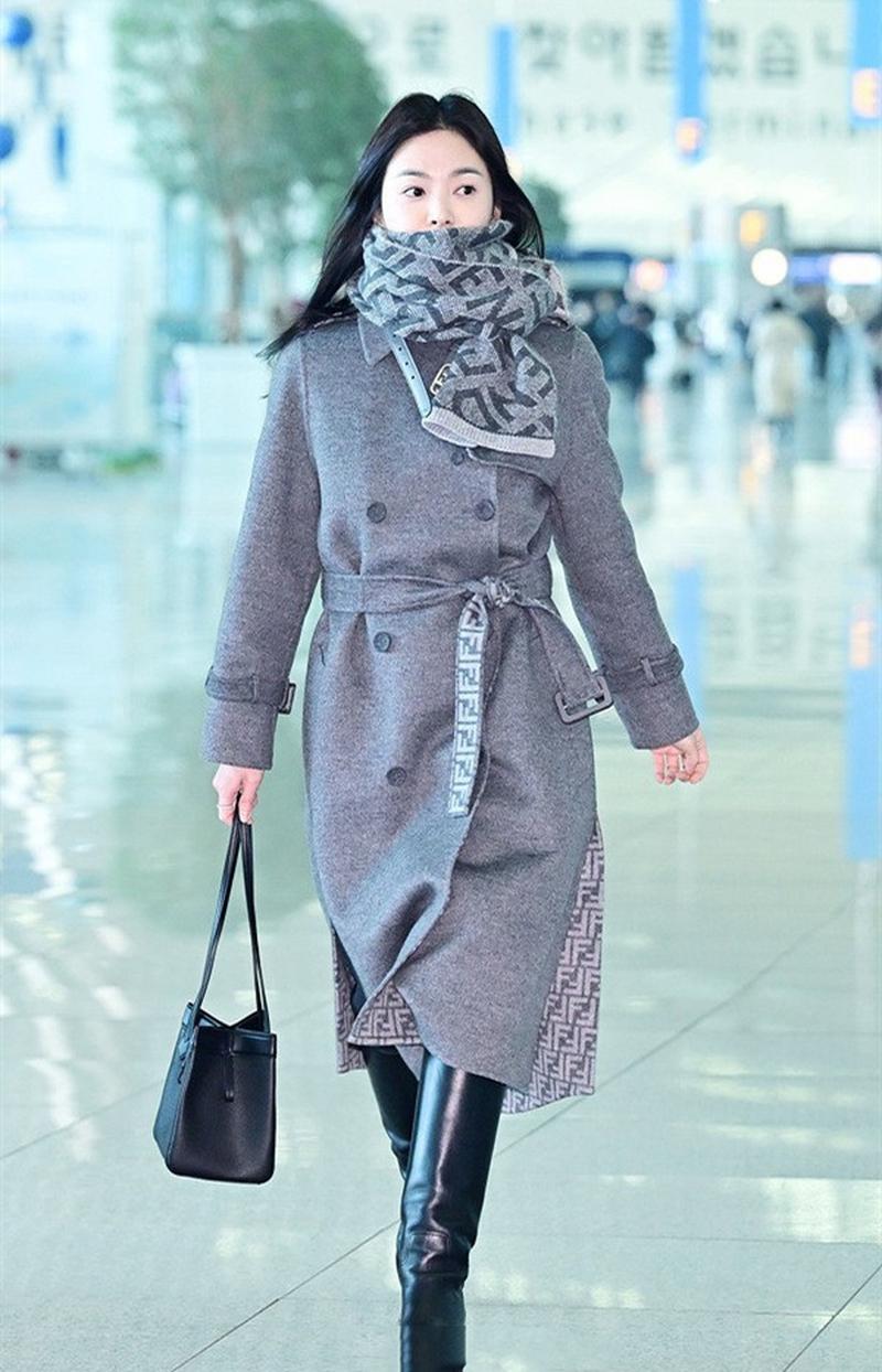 毛领毛呢大衣怎么搭配围巾