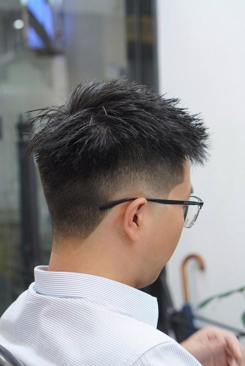 飞机头适合什么脸型