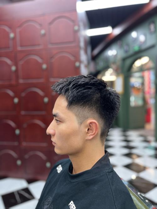 飞机头适合什么脸型