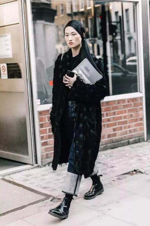 黑色皮靴怎么搭配图