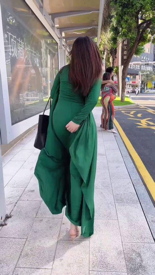 胖子加肚子大的人怎么搭配衣服好看