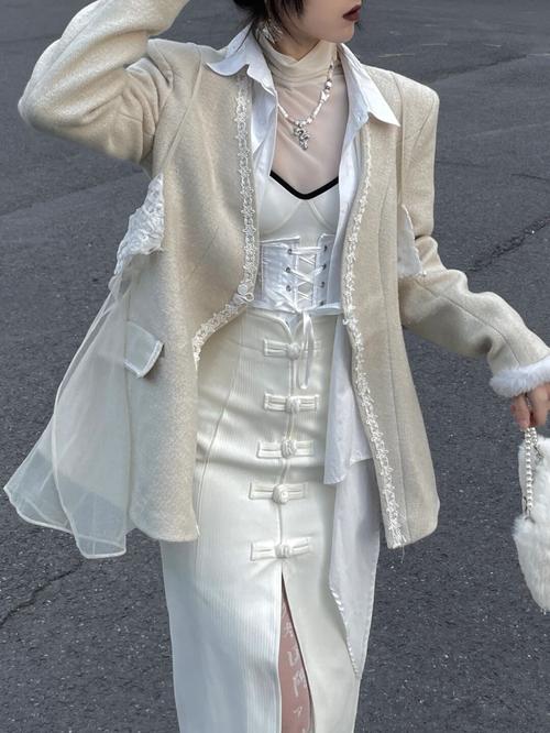 高领内衣怎么搭配外套好看