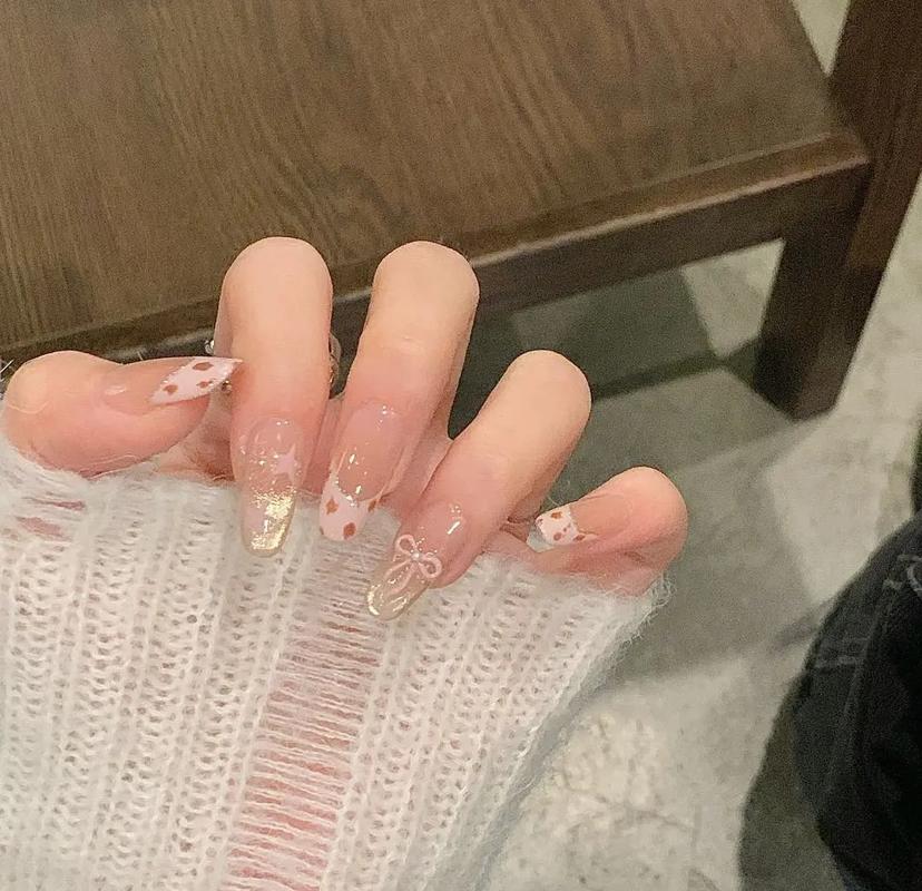 粉色指甲怎么搭配图片大全