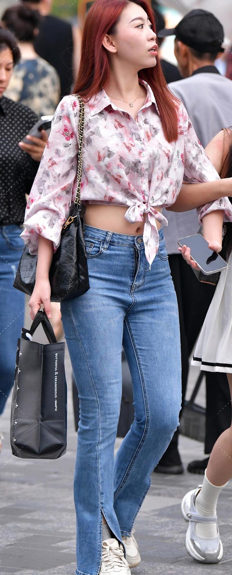 低腰牛仔短裤怎么搭配