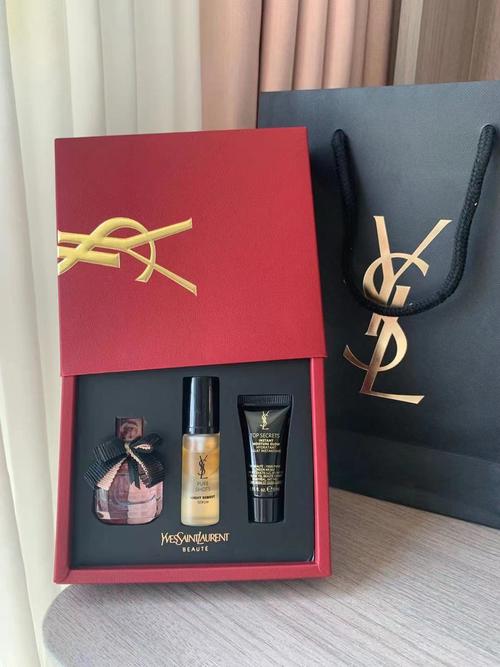 最新圣罗兰彩妆盒