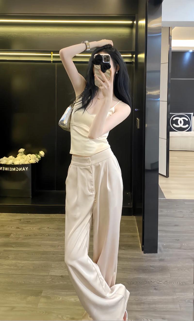 长款的背心怎么搭配