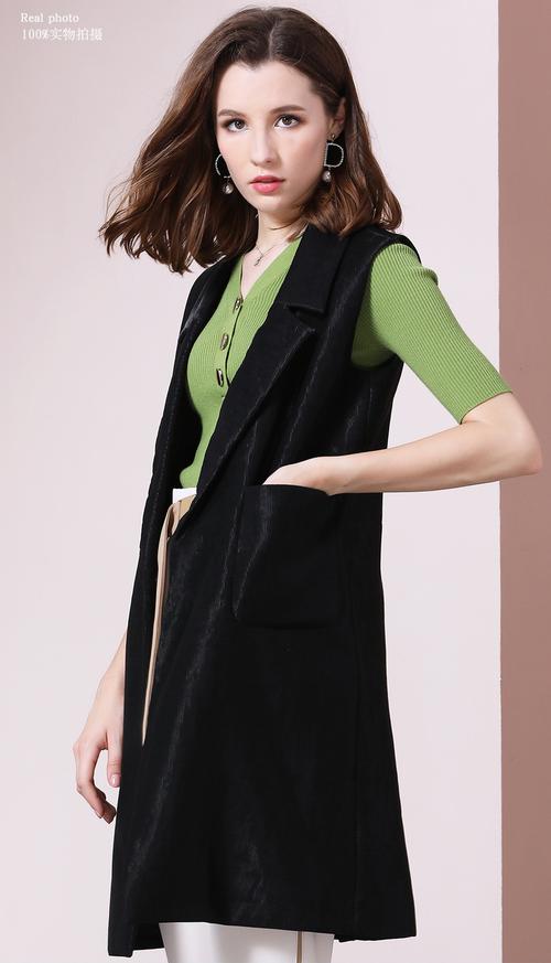 长款的背心怎么搭配